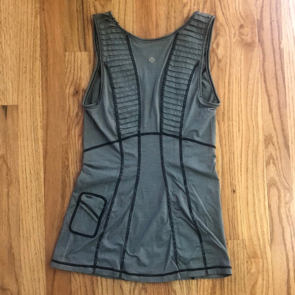 Lululemon Womens Workout Tank- Medium